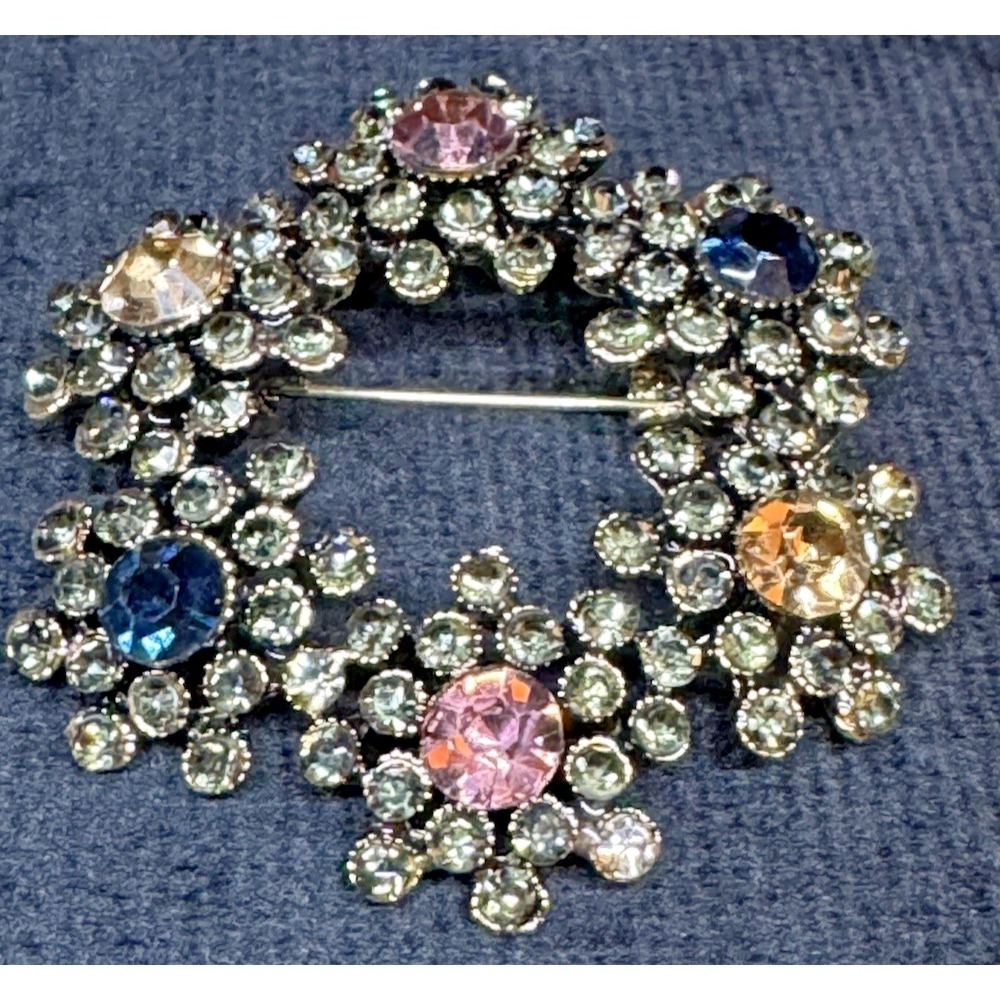 Vintage Rhinestone Wreath Brooch Multicolor Pastel Crystal‎ Floral Circle Pin